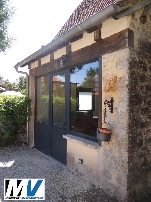 Rénovation de menuiseries aluminium à Villefranche-de-Rouergue : l'alliance du patrimoine et de la modernité