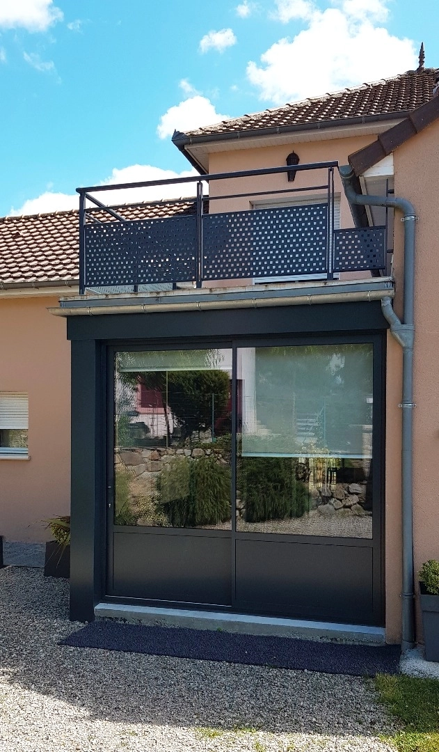 Pose de garde corps et coulissant aluminium - La Fouillade